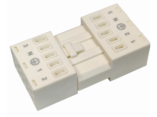 Connecteur de lumière LED blanc 5P 7P 450V 16A Type d'insertion